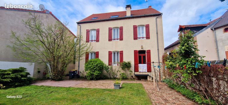 Maison 7 pièces 235 m²