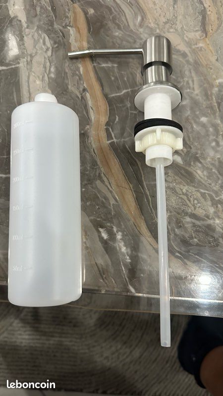 Distributeur de savon à encastré (image 4)