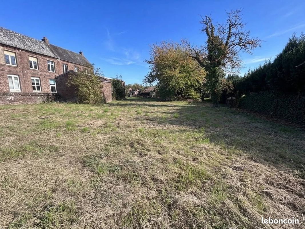 Terrain 1 pièce 1010 m² · à Cambrai · 1 010 m² · 76 000 €