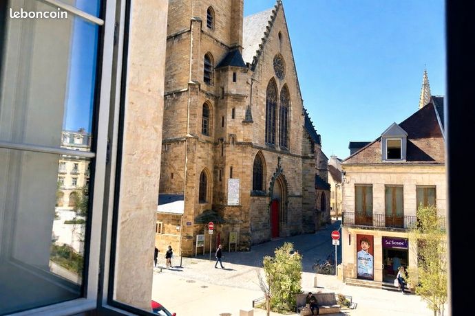 Appartement 5 pièces 151 m² — 3