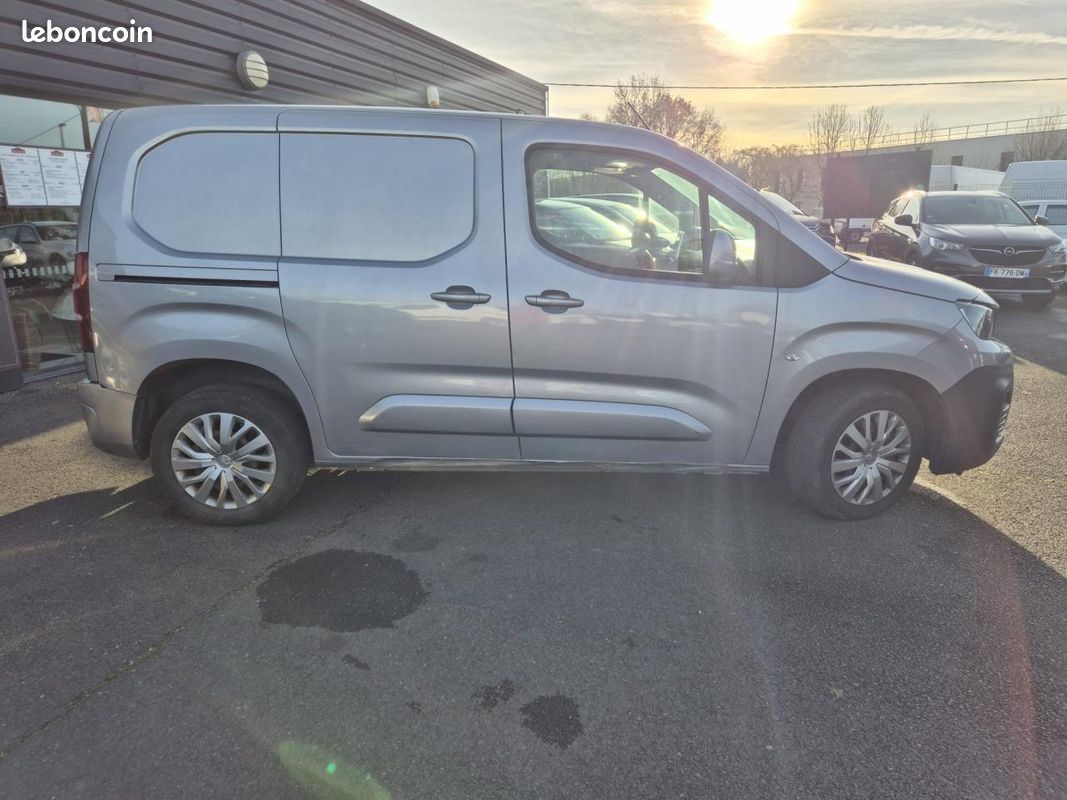 PEUGEOT PARTNER Standard 1000KG 1.5 BlueHDi S&S - 100 III Grip Standard PHASE 1 GARANTIE 6 MOIS (image 9)