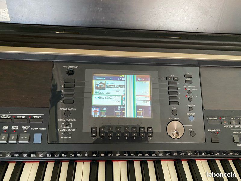 Yamaha Clavinova CVP-405 – Piano numérique 88 touches – parfait état + tabouret (image 3)