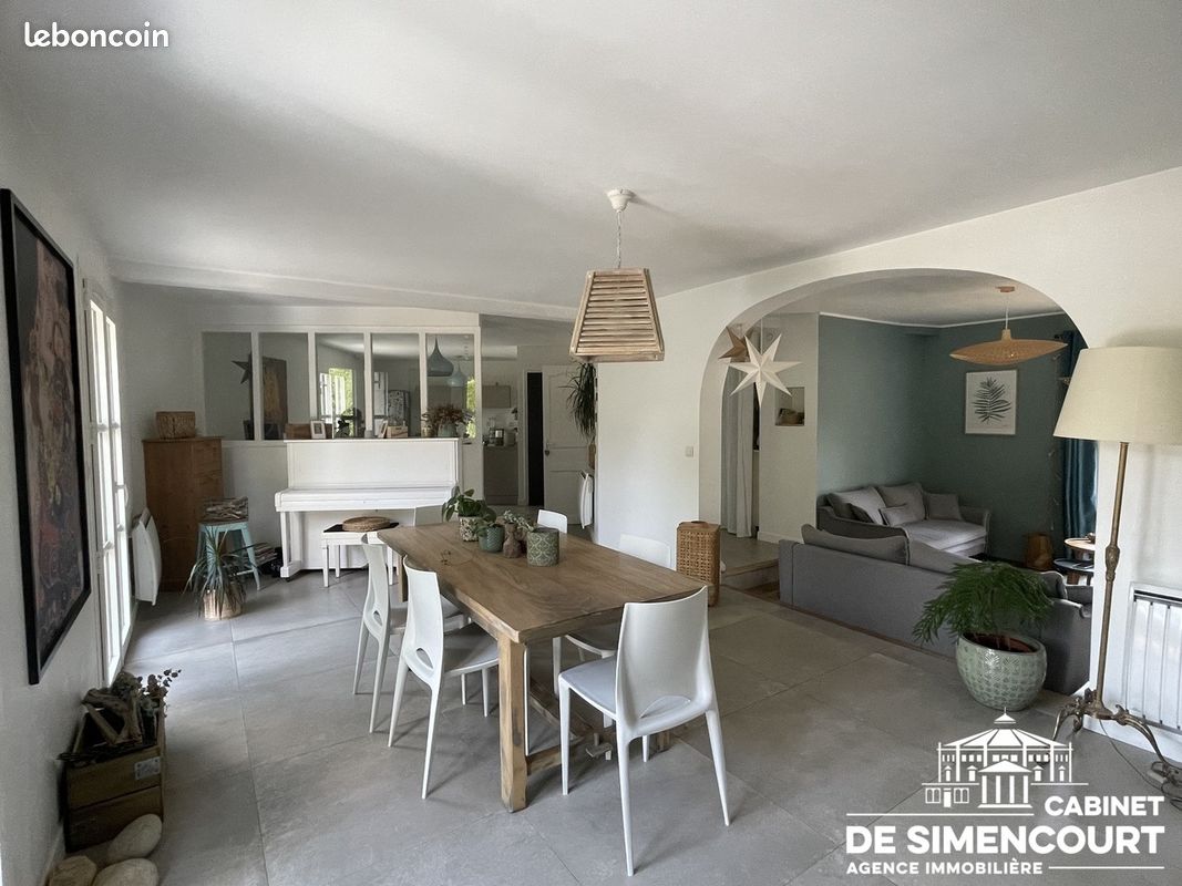Maison 6 pièces 157 m² · à Saint-Fuscien · 157 m² · 555 000 €