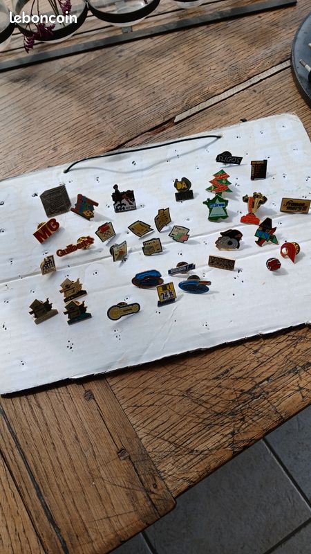 Lot de Pin's (image 14)