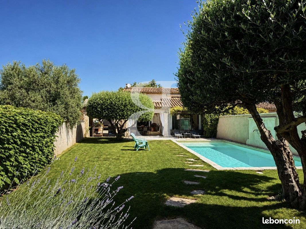 Maison 5 pièces 195 m² · à Maubec · 195 m² · 799 000 €