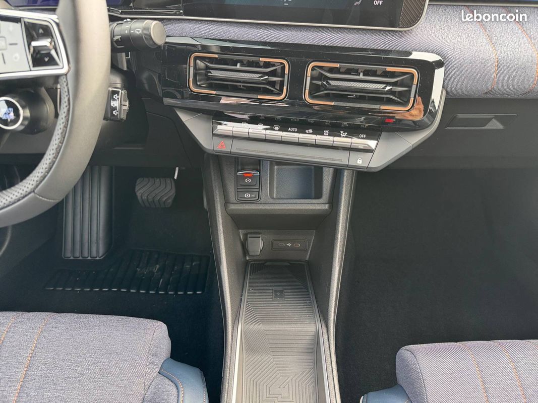 RENAULT Renault 4 E-Tech Electrique 150 ch autonomie confort Techno (image 11)