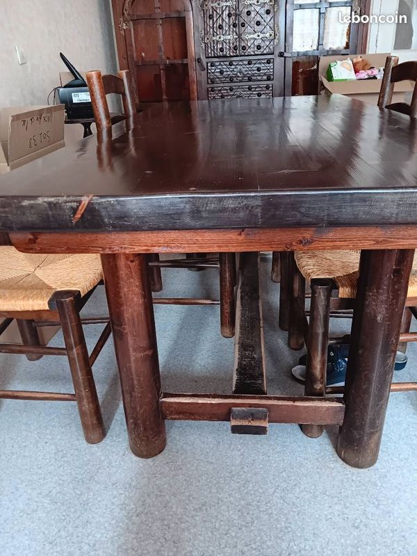 Salle à manger table et 6 chaises en massif (image 1)