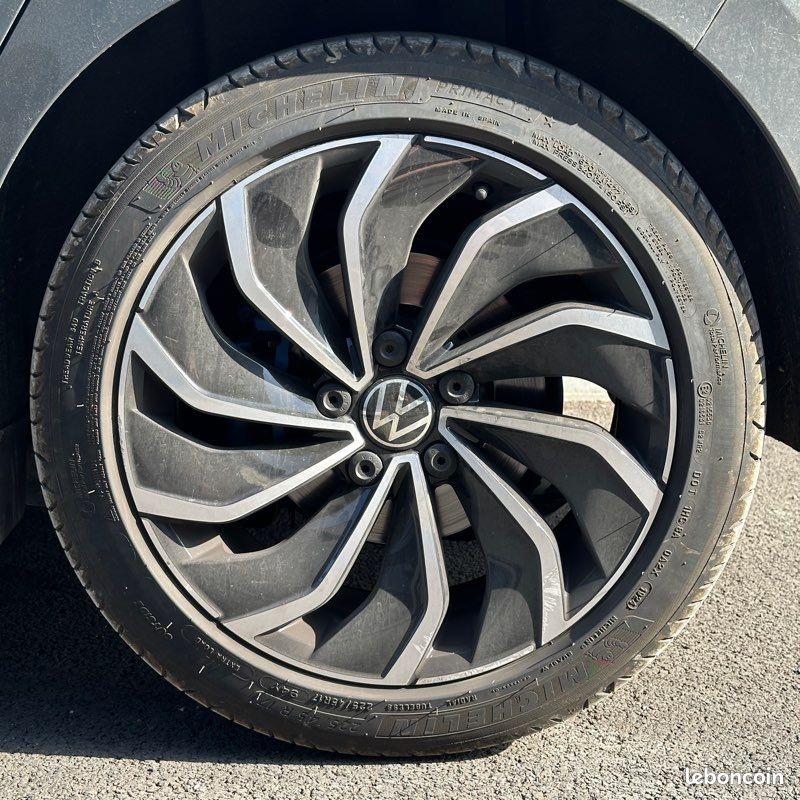 Jantes Golf 8 Style 17 Pouces + Pneus Michelin (image 1)