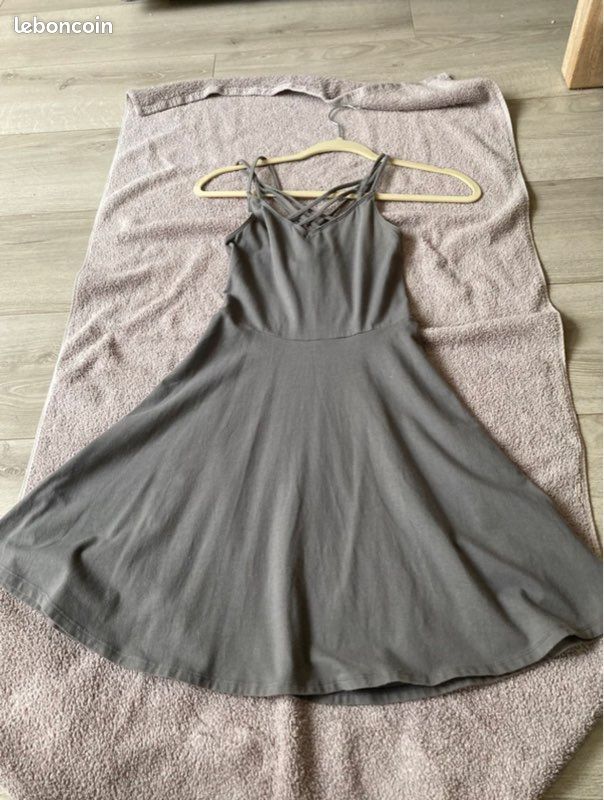Robe fluide bretelles évasée hollister (image 3)