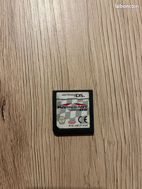 Nintendo DS + chargeur + stylet + 2 jeux (image 5)