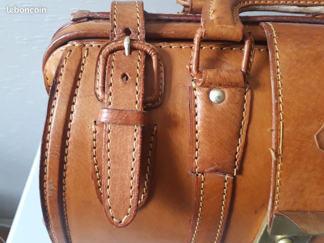 Sac De Voyage Marron Vintage – Style élégant Et Robuste