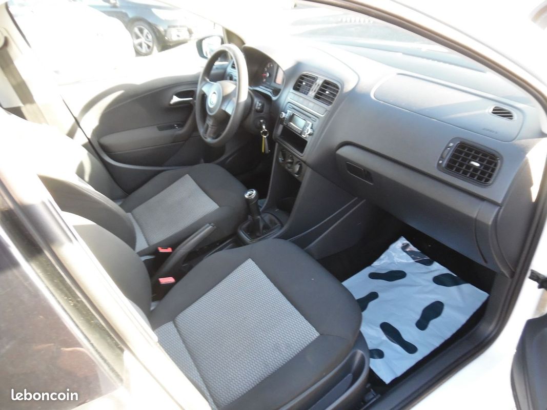 Volkswagen POLO 1.2 60CH TRENDLINE 5P (image 6)