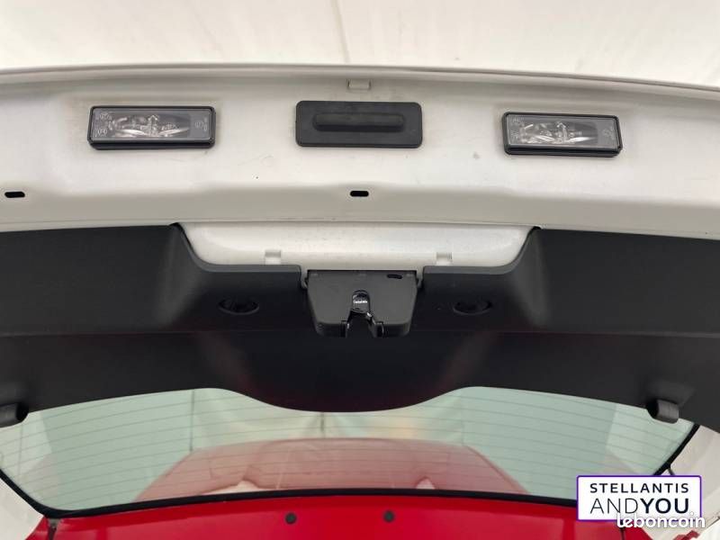 Citroën C3 PureTech 83 S&S BVM5 Shine (image 38)