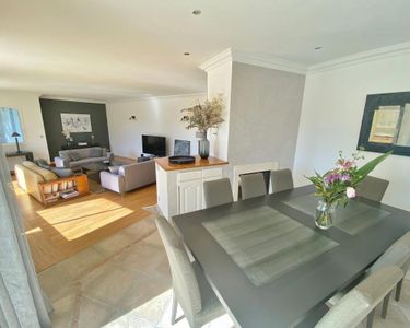 Maison 1 480 000 € - 392 m²