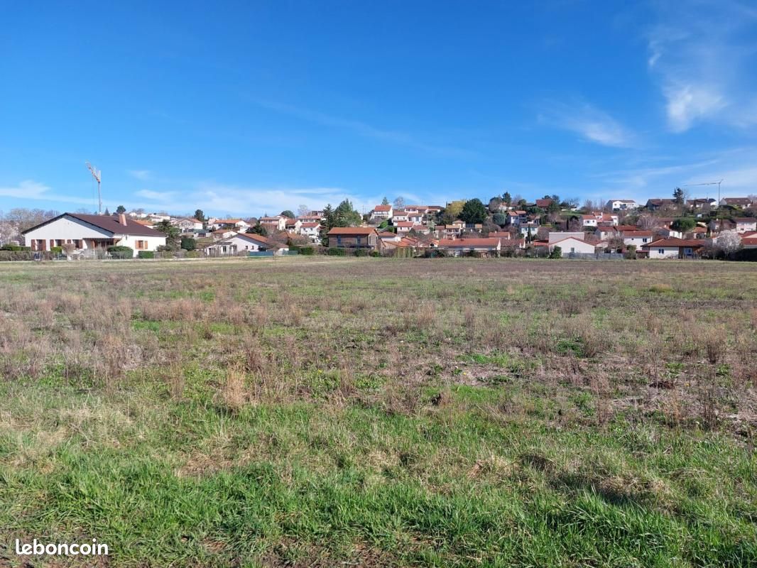 Terrain 300 m² Perignat Sur Allier · à Pérignat-sur-Allier · 62 000 €