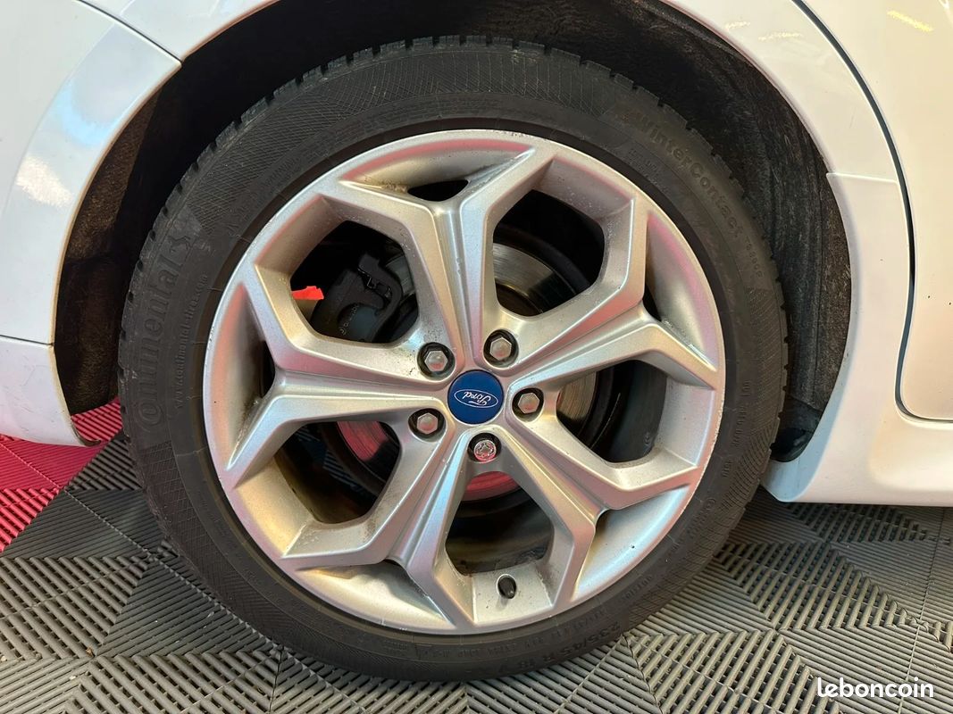 FORD S-MAX 2.0 TDCi 163 ch Sport Platinium - TOIT PANORAMIQUE / EMBRAYAGE DISTRIBUTION OK / CARDANS NEUF (image 28)