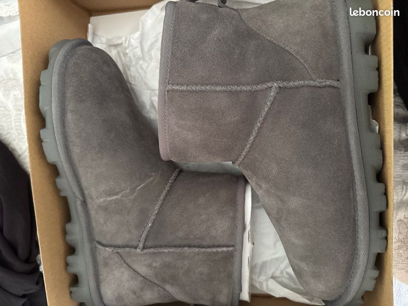 Ugg (image 1)
