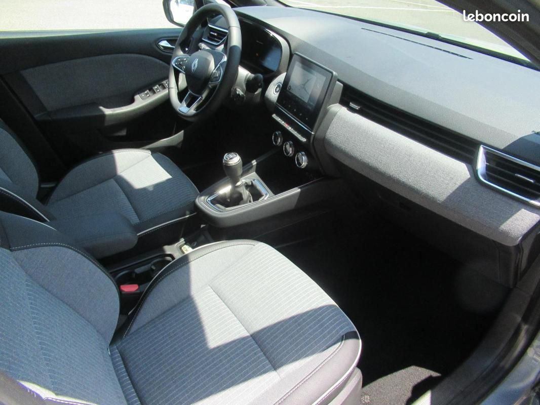 Renault Clio V TCe 90 ch GSR2 Techno (image 14)