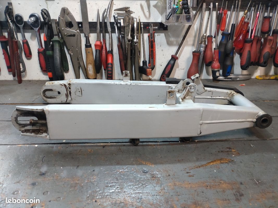 Bras oscillant Moto mecaboite Aprilia RS 50 de 2001 Équipement moto