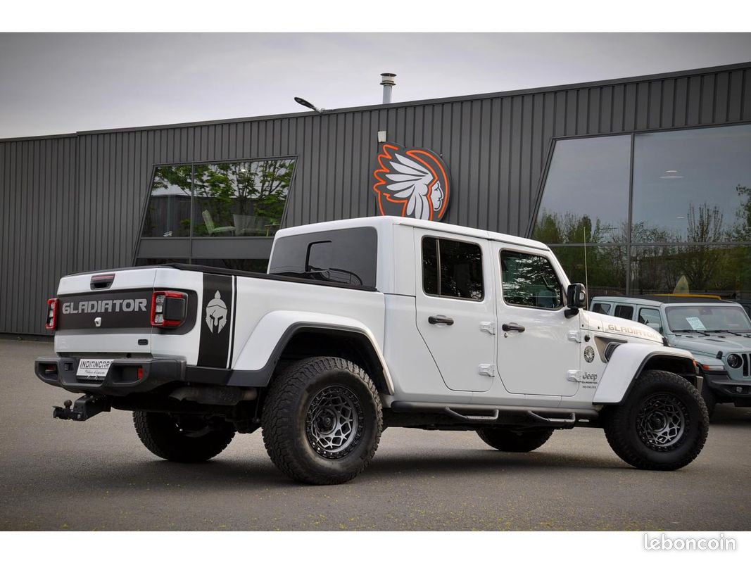 JEEP GLADIATOR 3.0 V6 MultiJet - 264 - BVA PICK UP DOUBLE CABINE Overland Launch Edition (image 3)