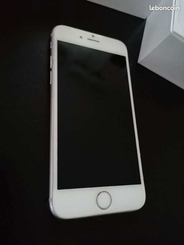 IPhone 6 - 64 GB- Silver (image 1)