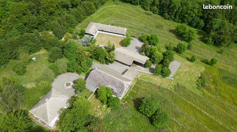 Propriété 20 pièces 3 200 m²