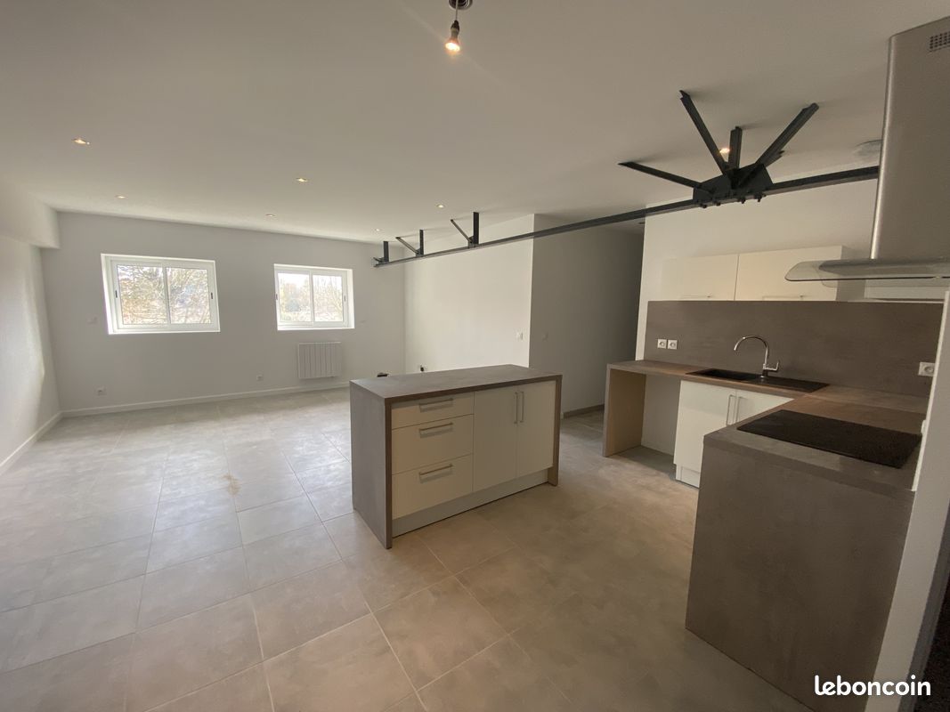 Appartement 4 pièces 90 m² · à Montrond-les-Bains · 90 m² · 800 €/mois