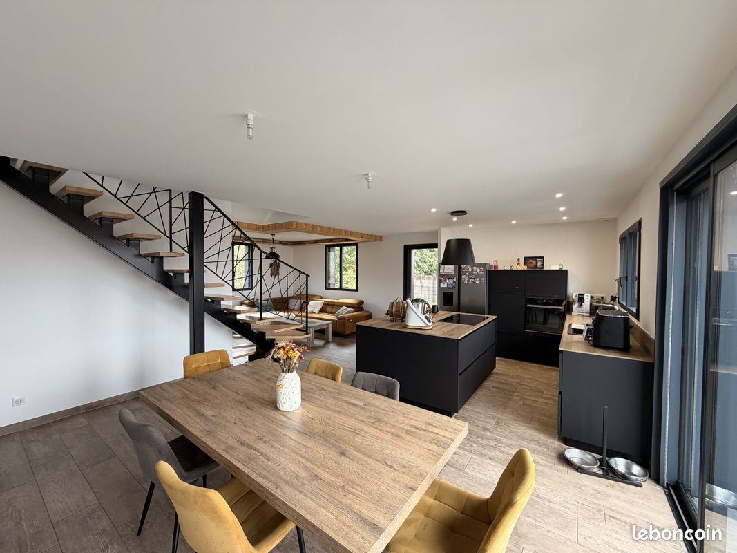 Maison 7 pièces 180 m² · à Malbuisson · 180 m² · 648 000 €