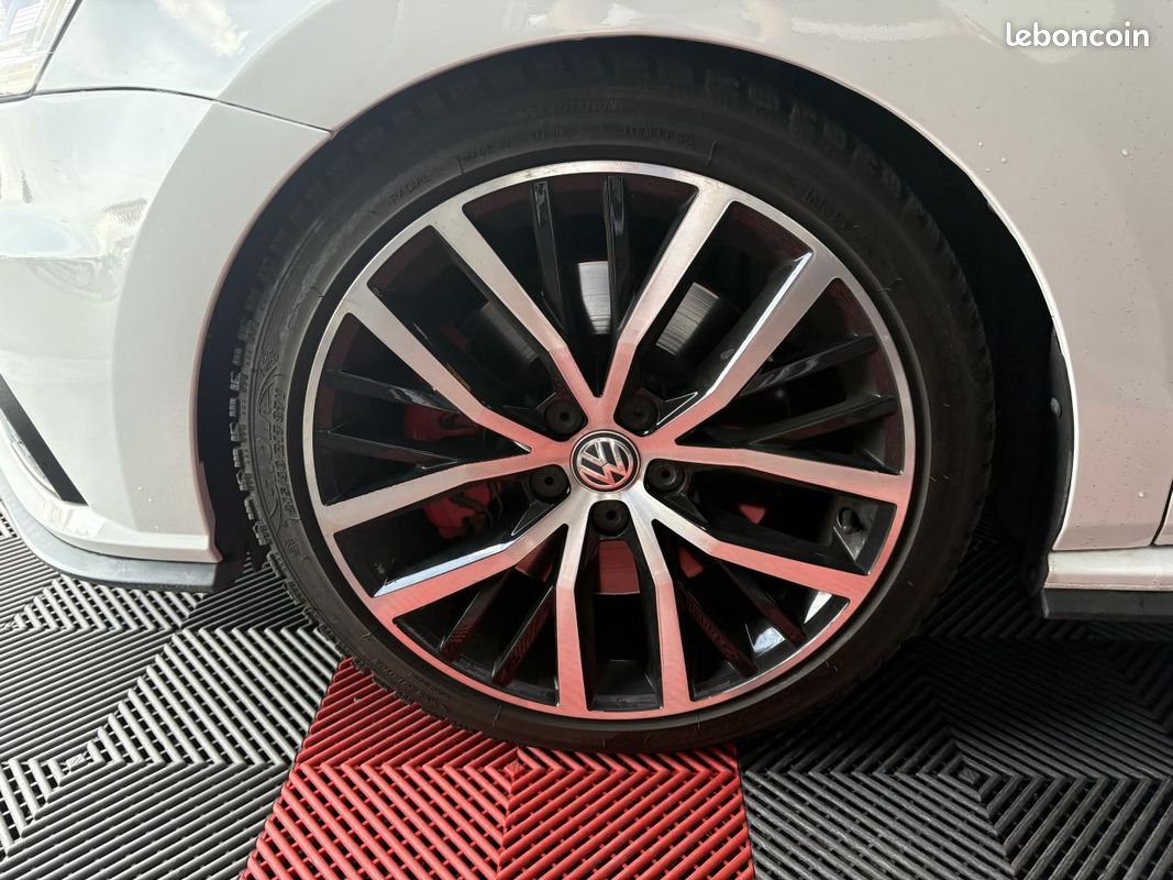 VOLKSWAGEN POLO 1.8 TSI 190 BLUEMOTION GTI ( toit ouvrant ) (image 17)