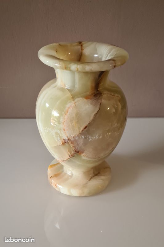 Vase Décoratif En Onyx - Pierre Naturelle - Occasion - Sans Marque