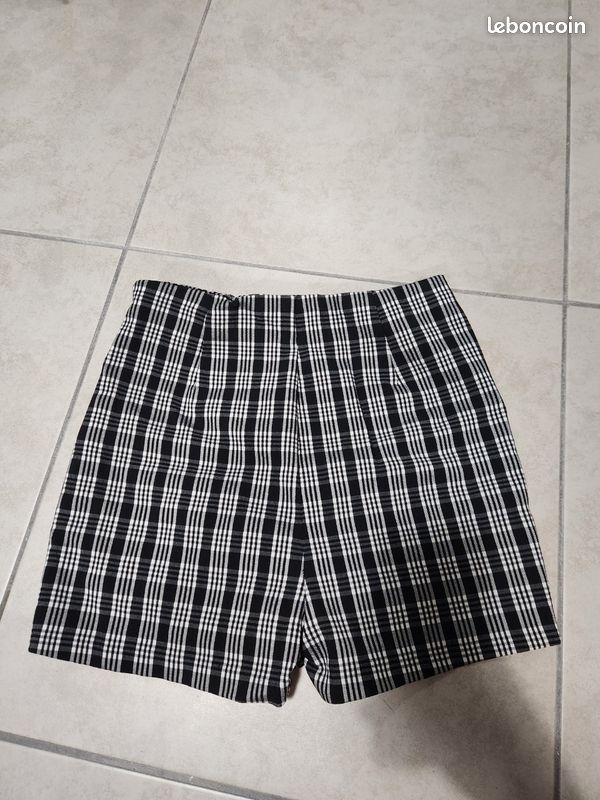 Short noir et blanc à carreaux (image 2)