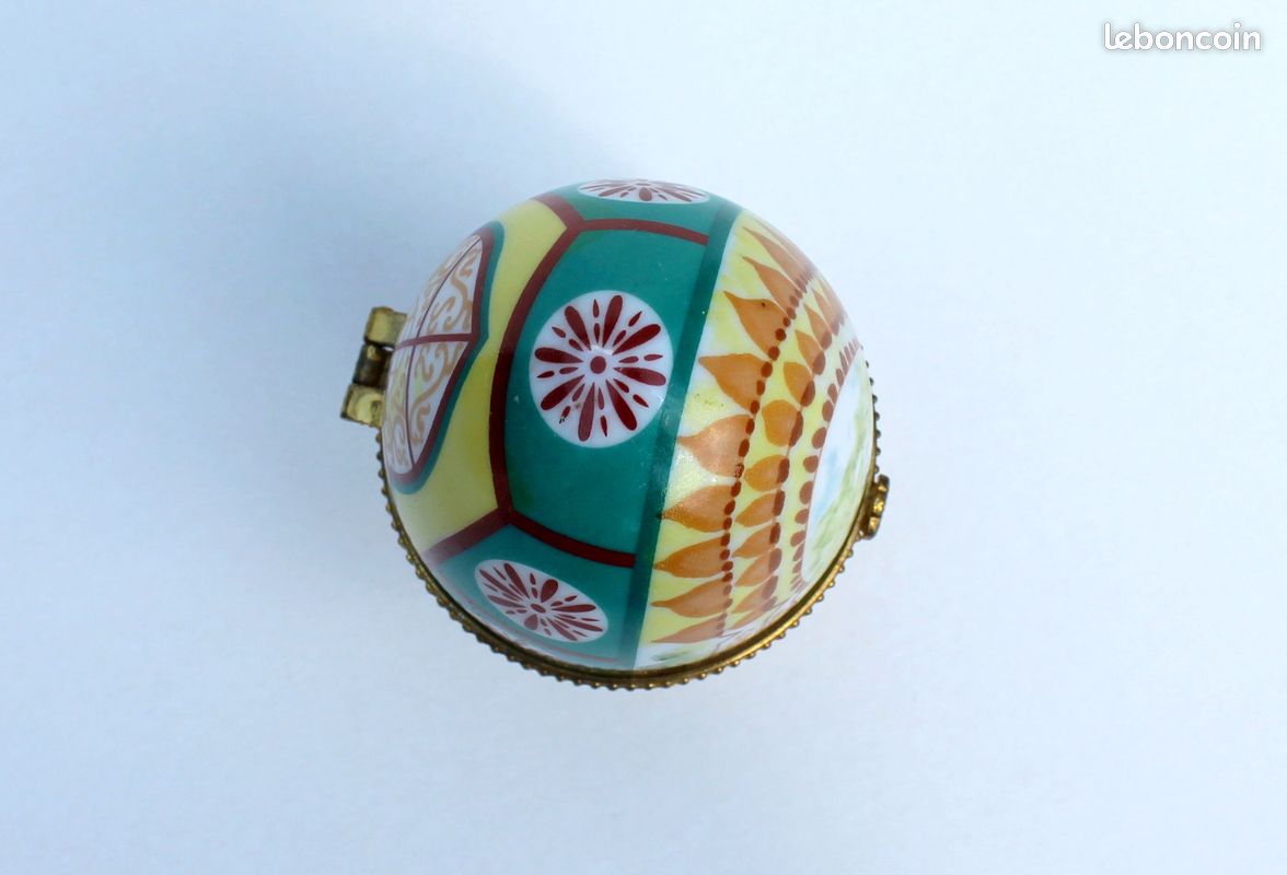 BOITE COFFRET OEUF EN PORCELAINE - MONTURE LAITON - MAGNIFIQUE DECOR H:10cm (image 5)