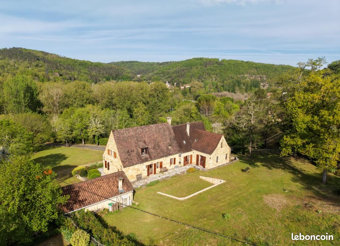 Maison 7 pièces 240 m² · à Sarlat-la-Canéda · 240 m² · 488 800 €