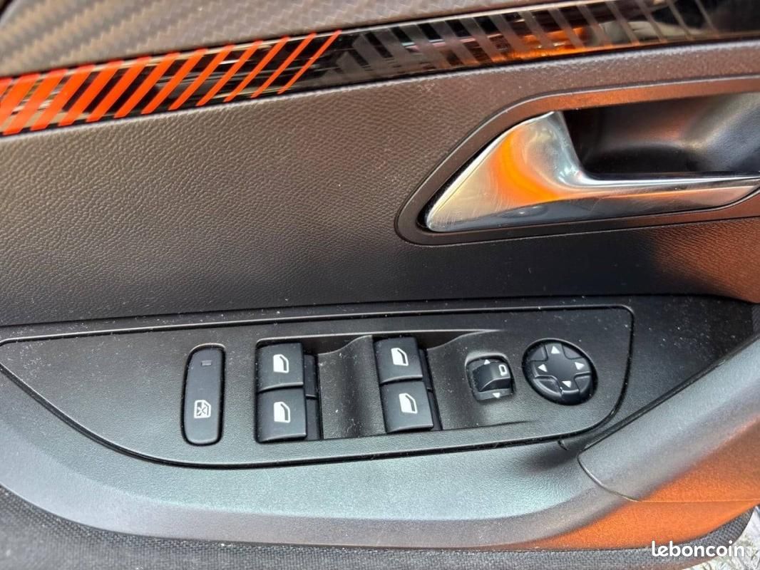 Peugeot 2008 PureTech 100 S&S BVM6 - Active (image 15)
