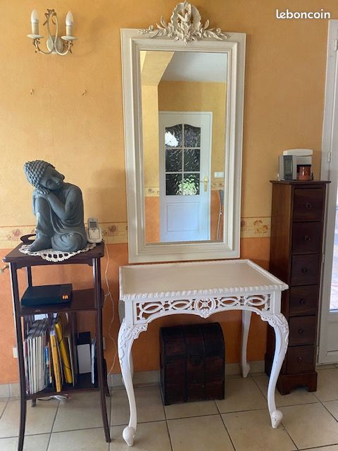 Console et miroir assortis (style baroque) en bois blanc (image 1)