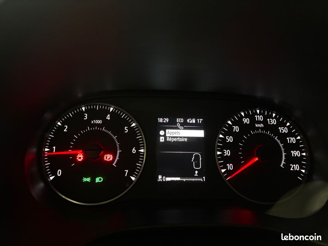 Dacia sandero stepway 1.0 eco-g gpl 100 essential - phares led / clim / bluetooth / regulateur (image 30)