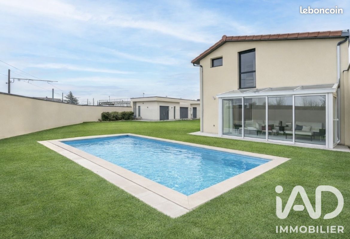 Maison 5 pièces 110 m² · à Décines-Charpieu · 110 m² · 449 000 €