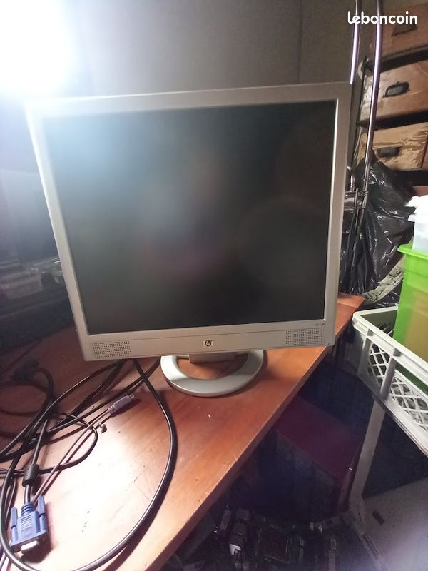 Ecran HP 19" son intégré (image 1)