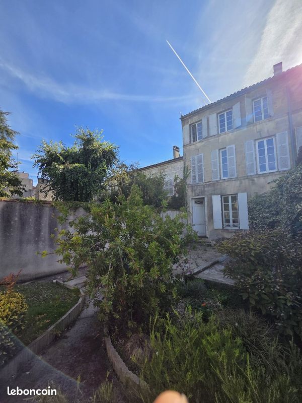 Maison 7 pièces 162 m² · à Cognac · 162 m² · 222 600 €