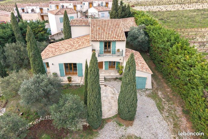 Maison 7 pièces 214 m²
