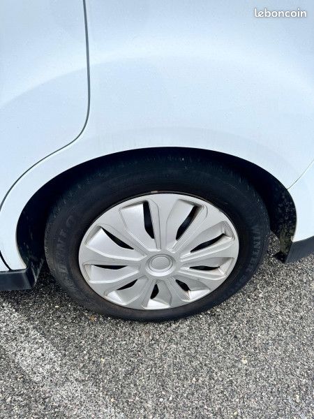 Ford C-MAX 1.5 TDCI 95CH STOP&START BUSINESS NAV (image 20)