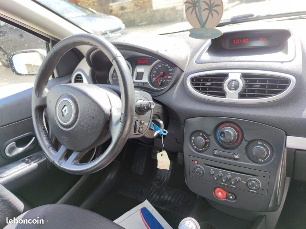 Renault clio iii confort dynamique 1.2 16v 2007 (image 6)