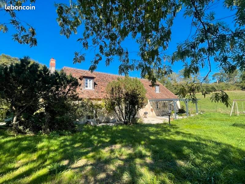 Maison 11 pièces 190 m² · à Bassillac Et Auberoche · 190 m² · 348 480 €