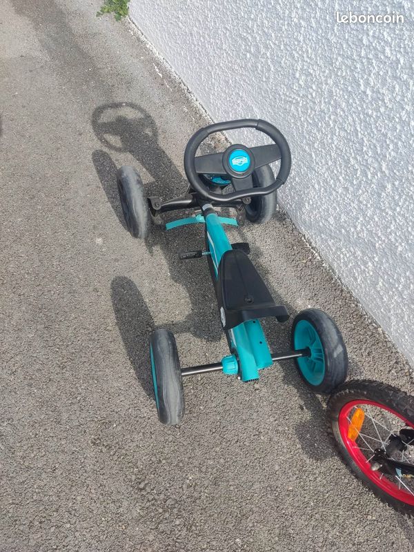 Kart à pédale BUZZY RACING BERG (image 1)