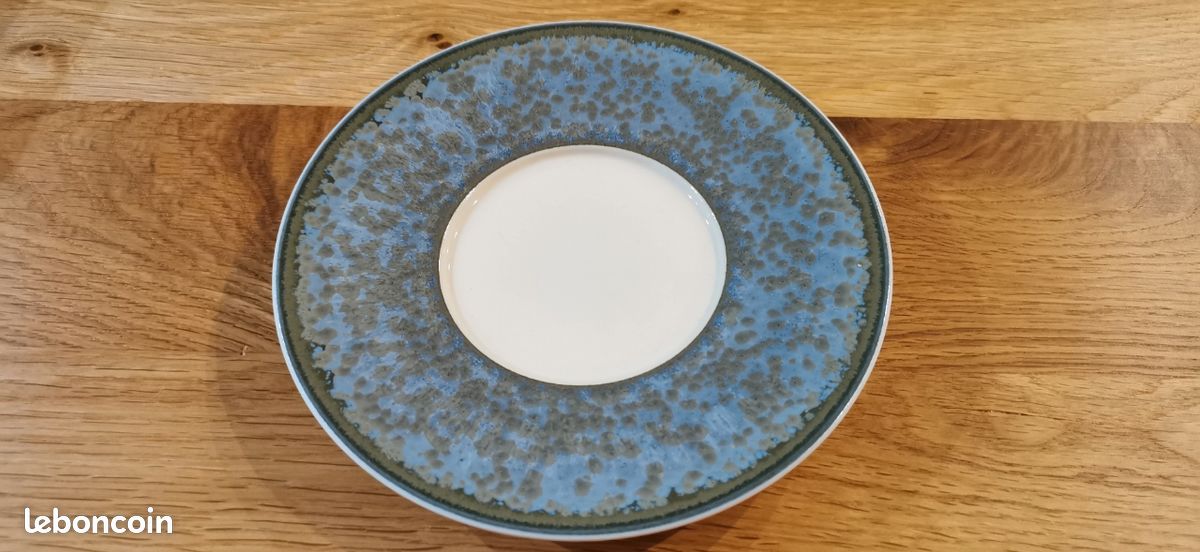 Assiette à pain diamètre 15,5 cms jaune de chrome de JL Coquet