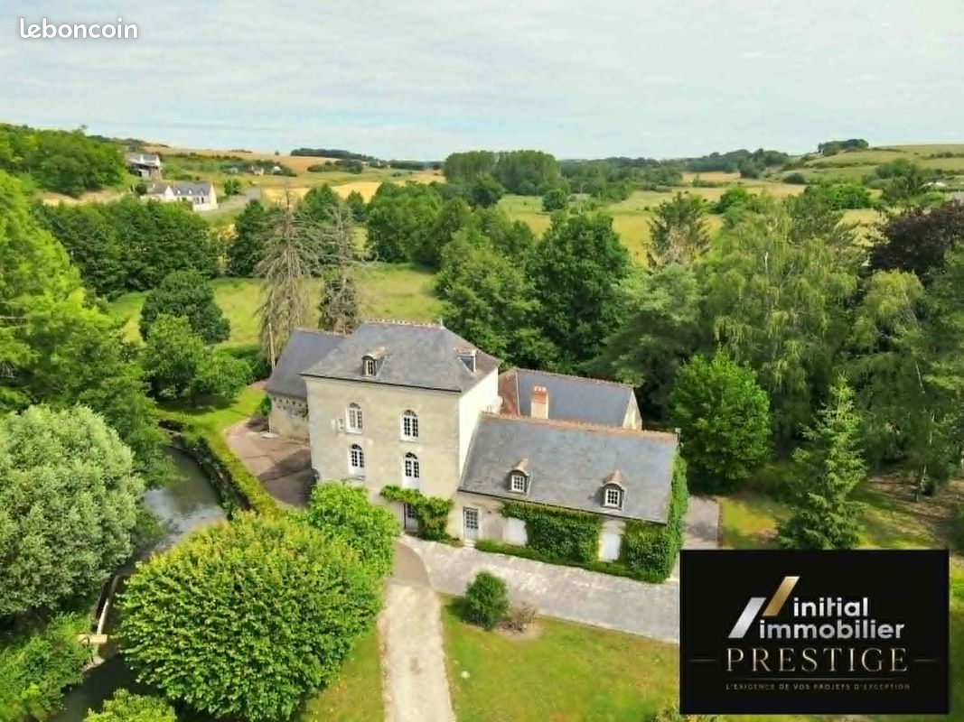 Maison 8 pièces 300 m² · à Neuillé-Pont-Pierre · 300 m² · 613 000 €