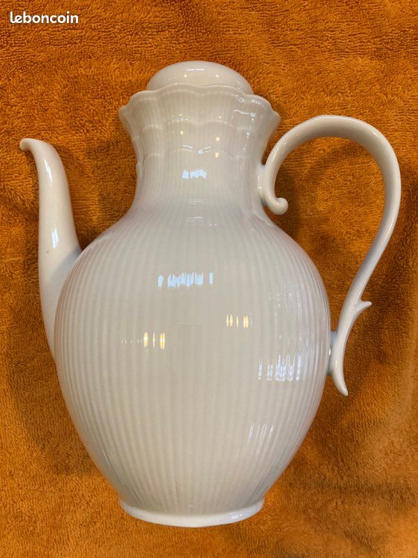 Théière neuve en porcelaine (image 2)