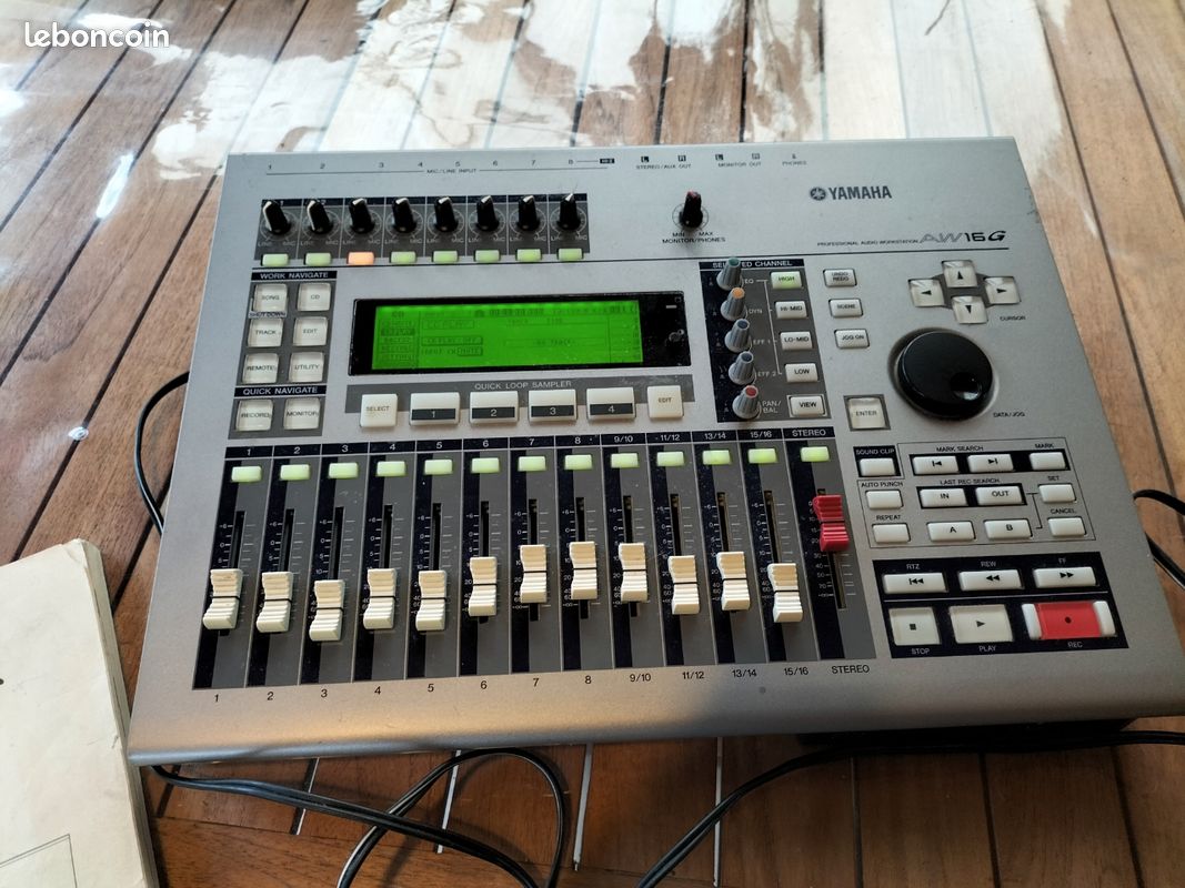 Professional audio workstation Yamaha AW16G (image 1)