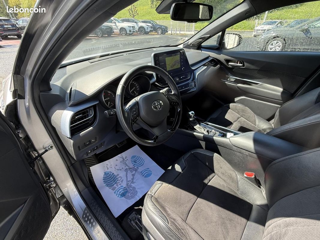 TOYOTA C-HR 2.0 Hybrid - BV e-CVT Collection GPS + CAMERA AR + CLIM (image 10)