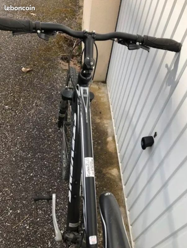 Vélo de marque Stevens (image 6)